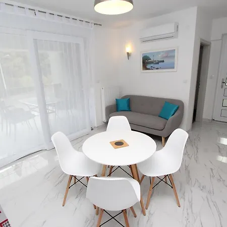 Karlo 1 Apartment *